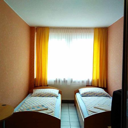 Hotel Yans Ομπερχάουζεν Δωμάτιο φωτογραφία