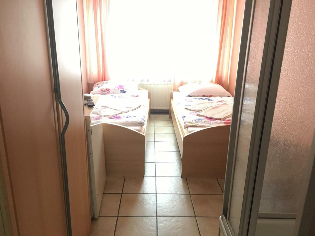 Hotel Yans Ομπερχάουζεν Εξωτερικό φωτογραφία